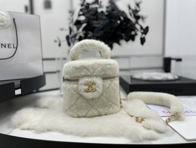 Chanel Handbags 1043